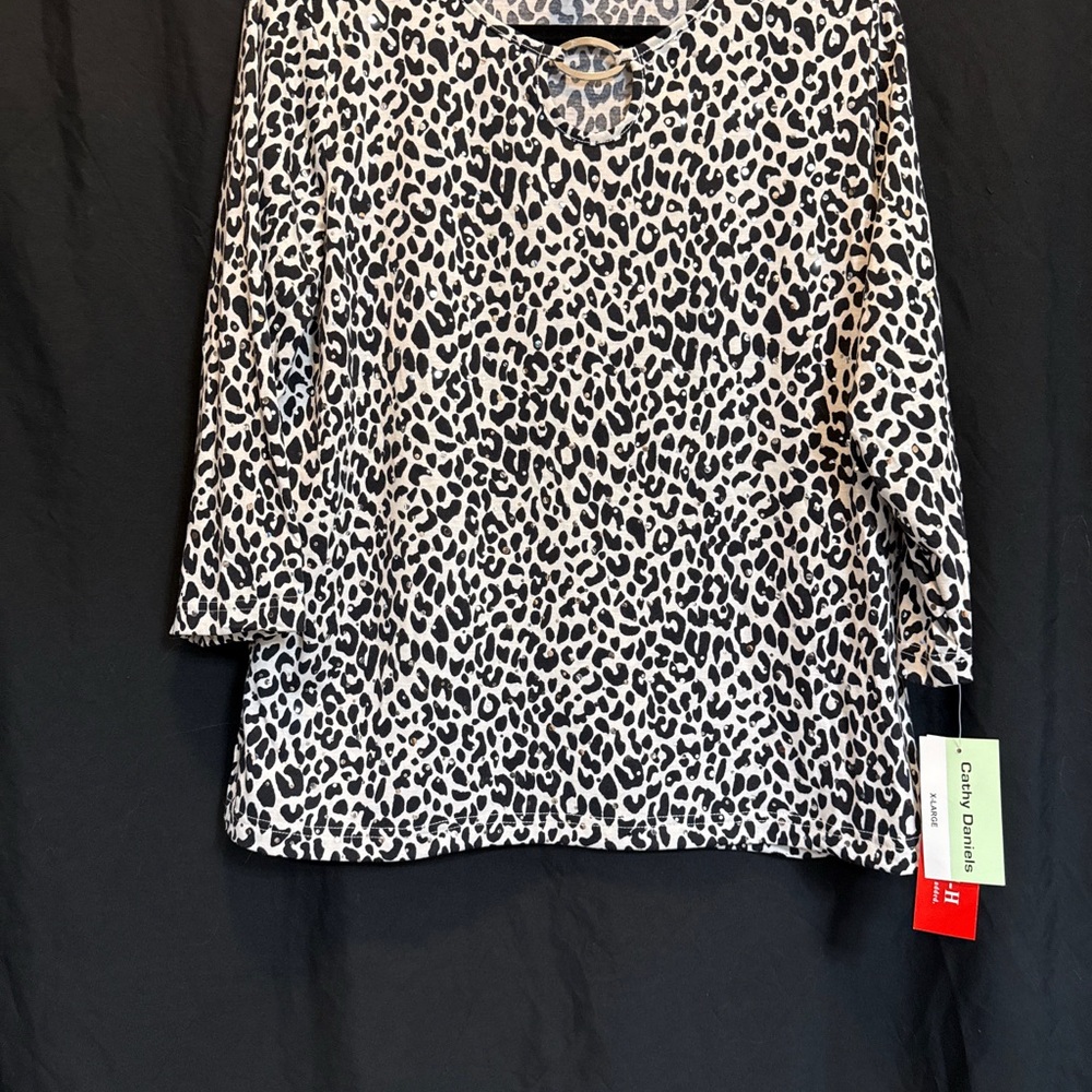 Cathy Daniels Black and Cream Leopard Print Top